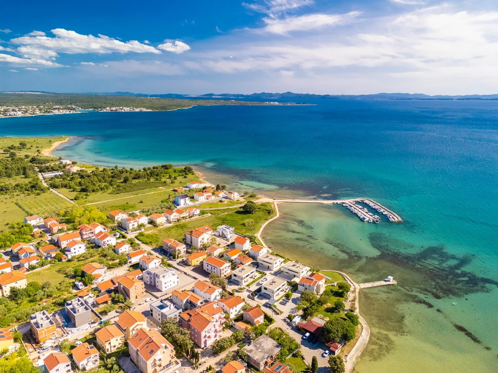 Seafront Apartment in Privlaka for 6–8 Guests