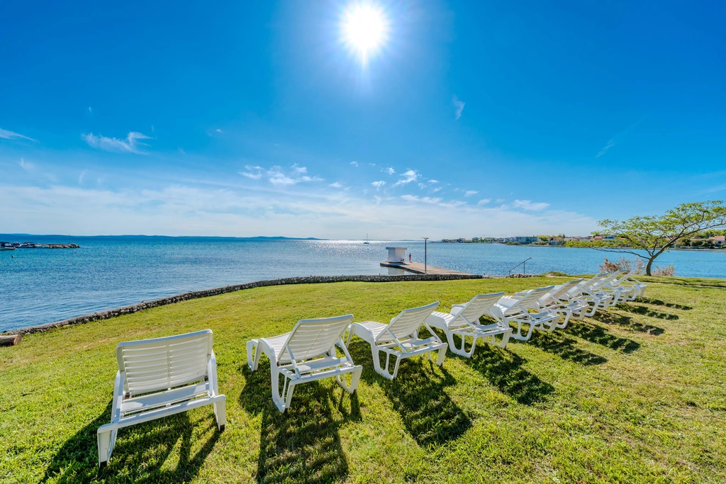 Seafront Apartment in Privlaka for 6–8 Guests