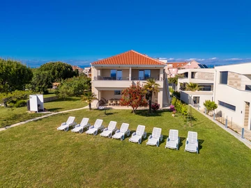 Seafront Apartment in Privlaka for 6–8 Guests