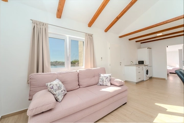 2-Bedroom Apartment with Sea-View Balcony in Privlaka