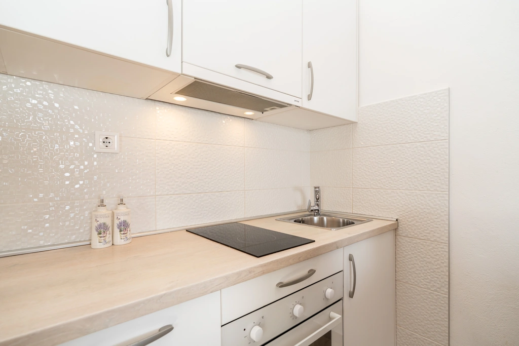 2-Bedroom Apartment with Sea-View Balcony in Privlaka