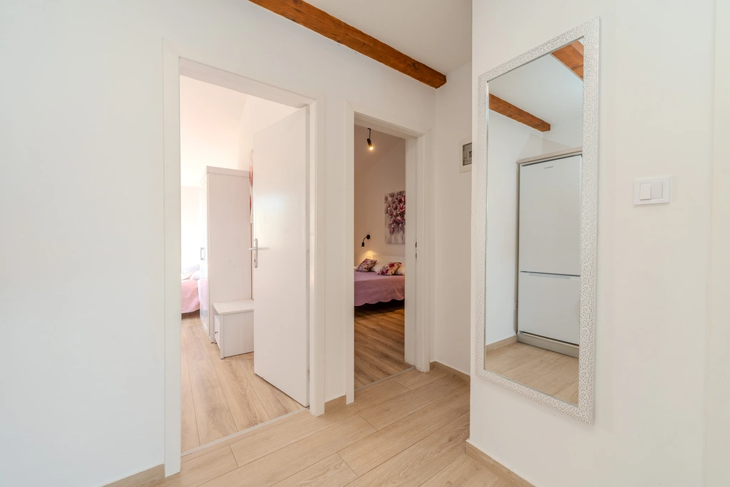 2-Bedroom Apartment with Sea-View Balcony in Privlaka