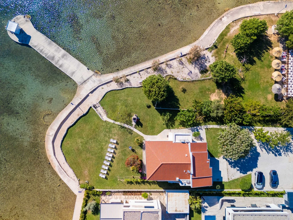 2-Bedroom Apartment with Sea-View Balcony in Privlaka