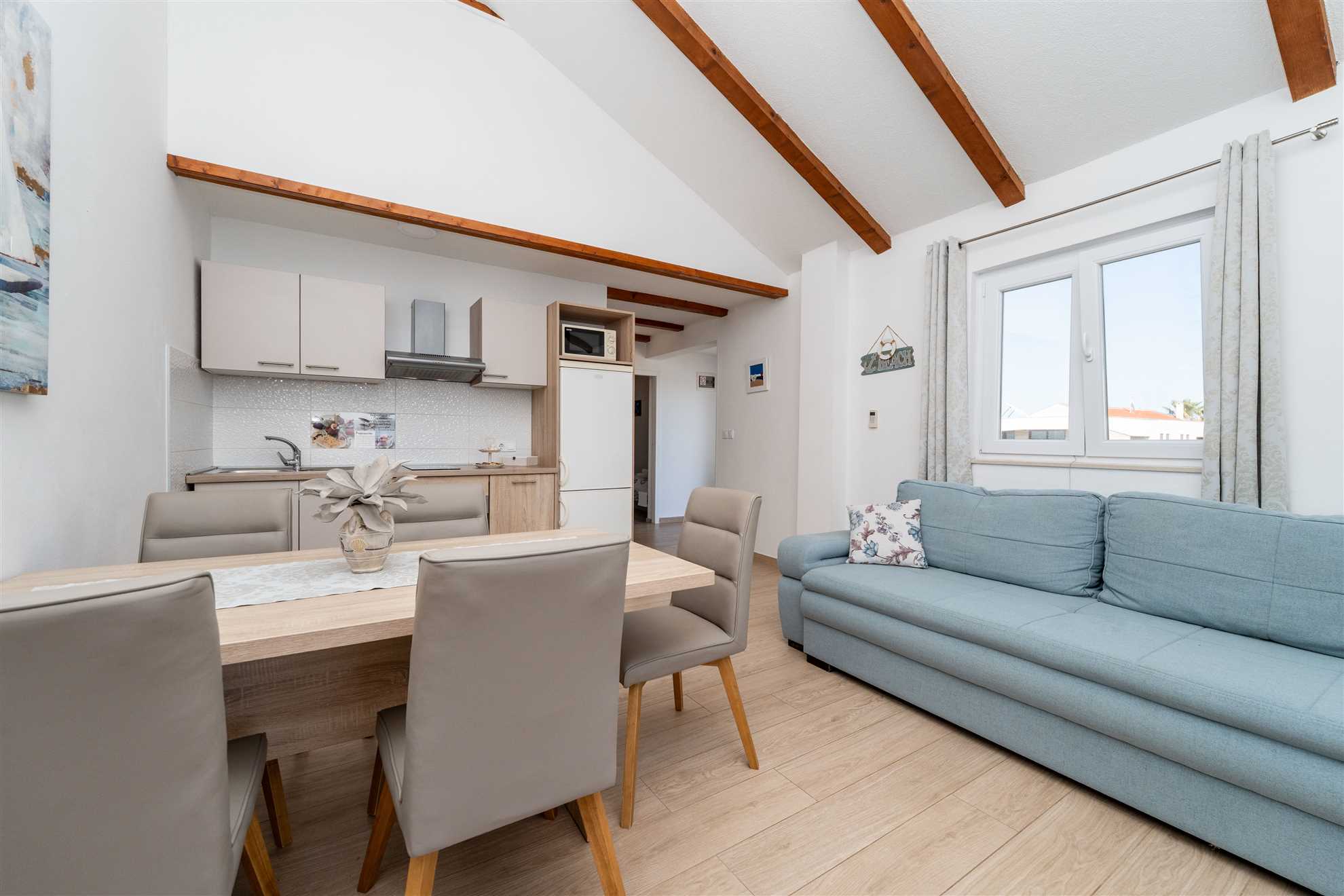 Sea view | For 4-6 persons | New and modern | 10 m from the beach