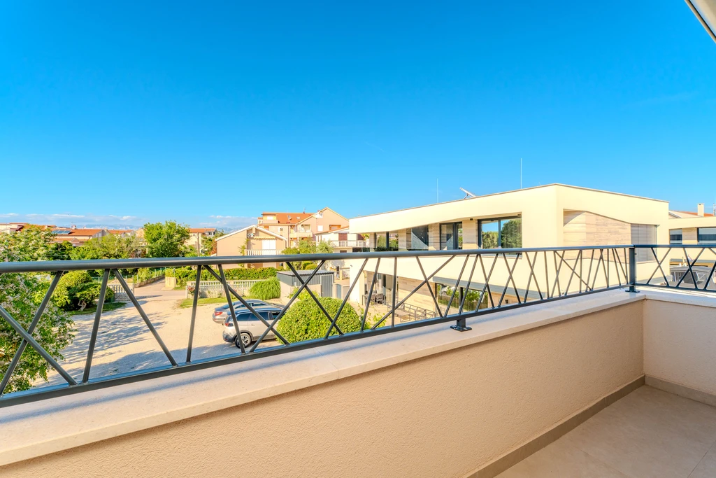 Sea-View Apartment in Privlaka for 4–6 Guests