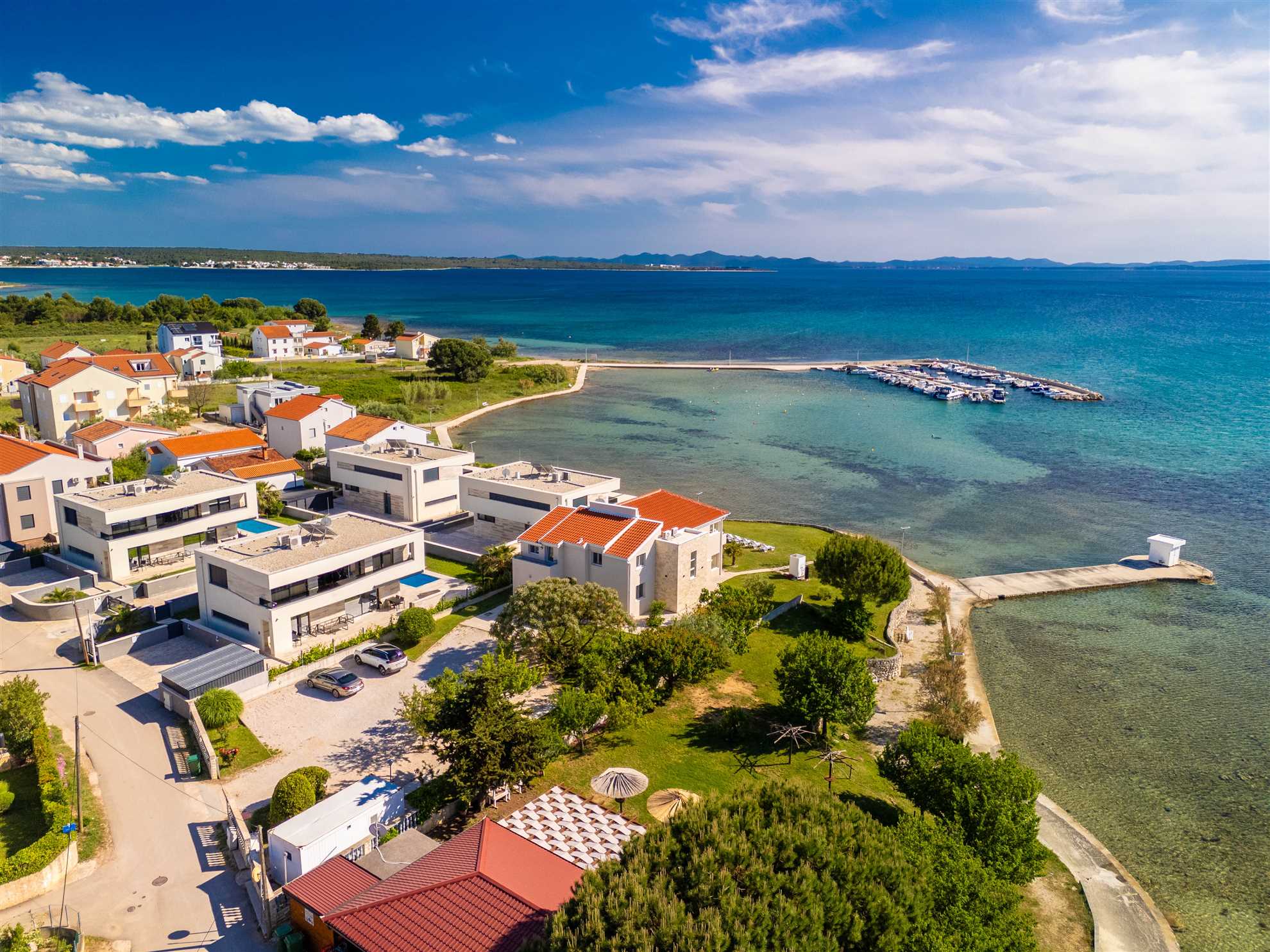 Sea view | For 4-6 persons | New and modern | 10 m from the beach
