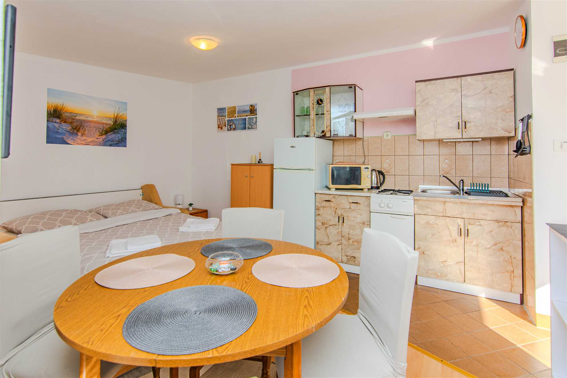 Comfortable apartment for 4 persons | 100 m from the sea | Air conditioning, internet, grill
