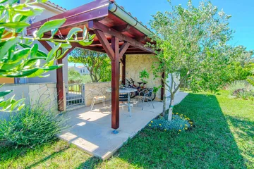 Apartment in Privlaka for 4–6 Guests