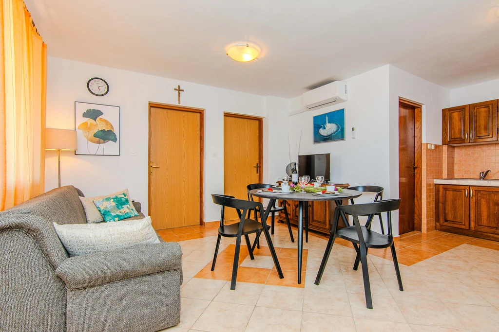 Apartment in Privlaka for 4–6 Guests