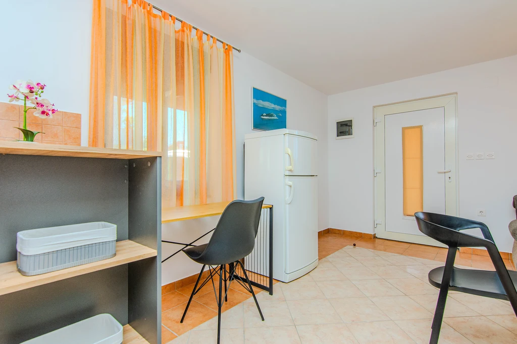 Apartment in Privlaka for 4–6 Guests