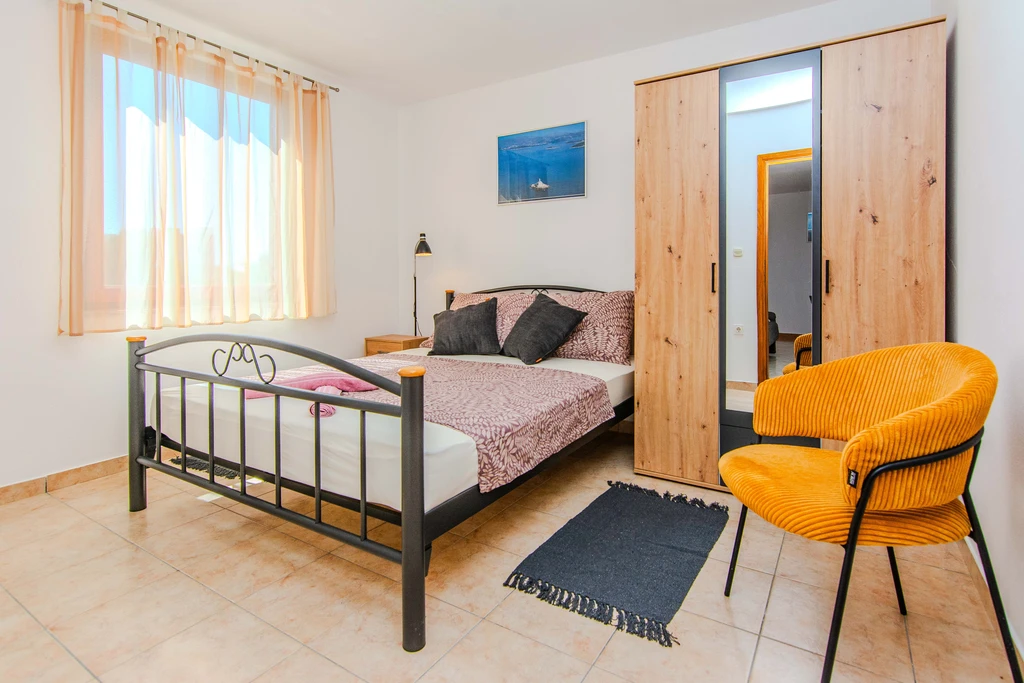 Apartment in Privlaka for 4–6 Guests