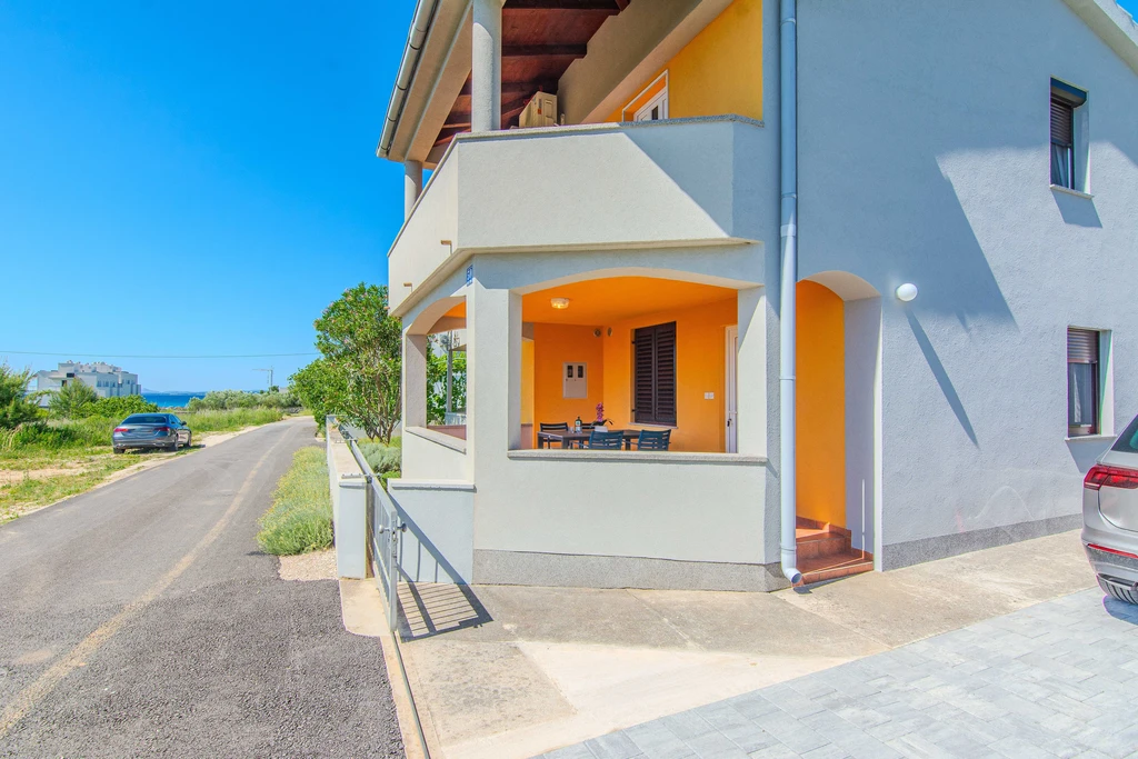 Apartment in Privlaka for 4–6 Guests