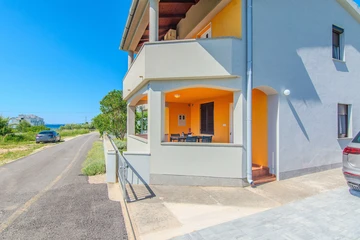 Apartment in Privlaka for 4–6 Guests