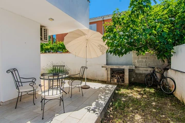 Vir Apartment for 2–4 Guests with Terrace