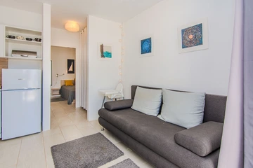 Vir Apartment for 2–4 Guests with Terrace