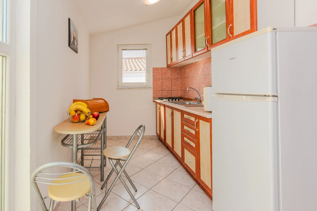 Apartment in Vir for 4 with Partial Sea View