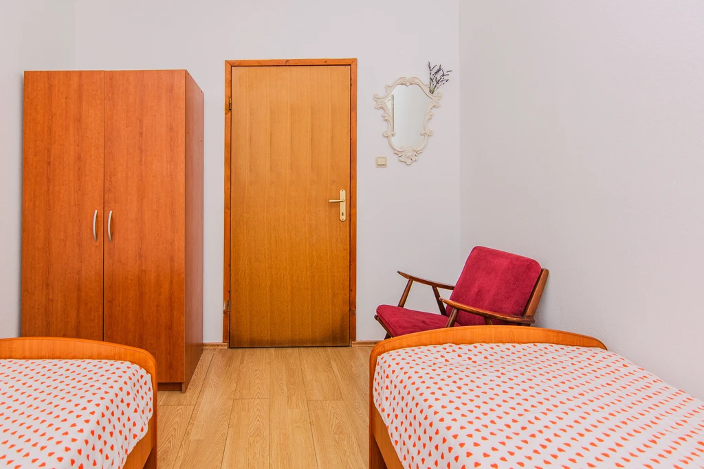 Apartment in Vir for 4 with Partial Sea View