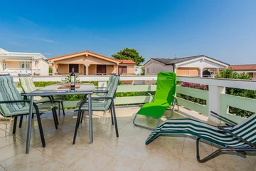 Apartment in Vir for 4 with Partial Sea View