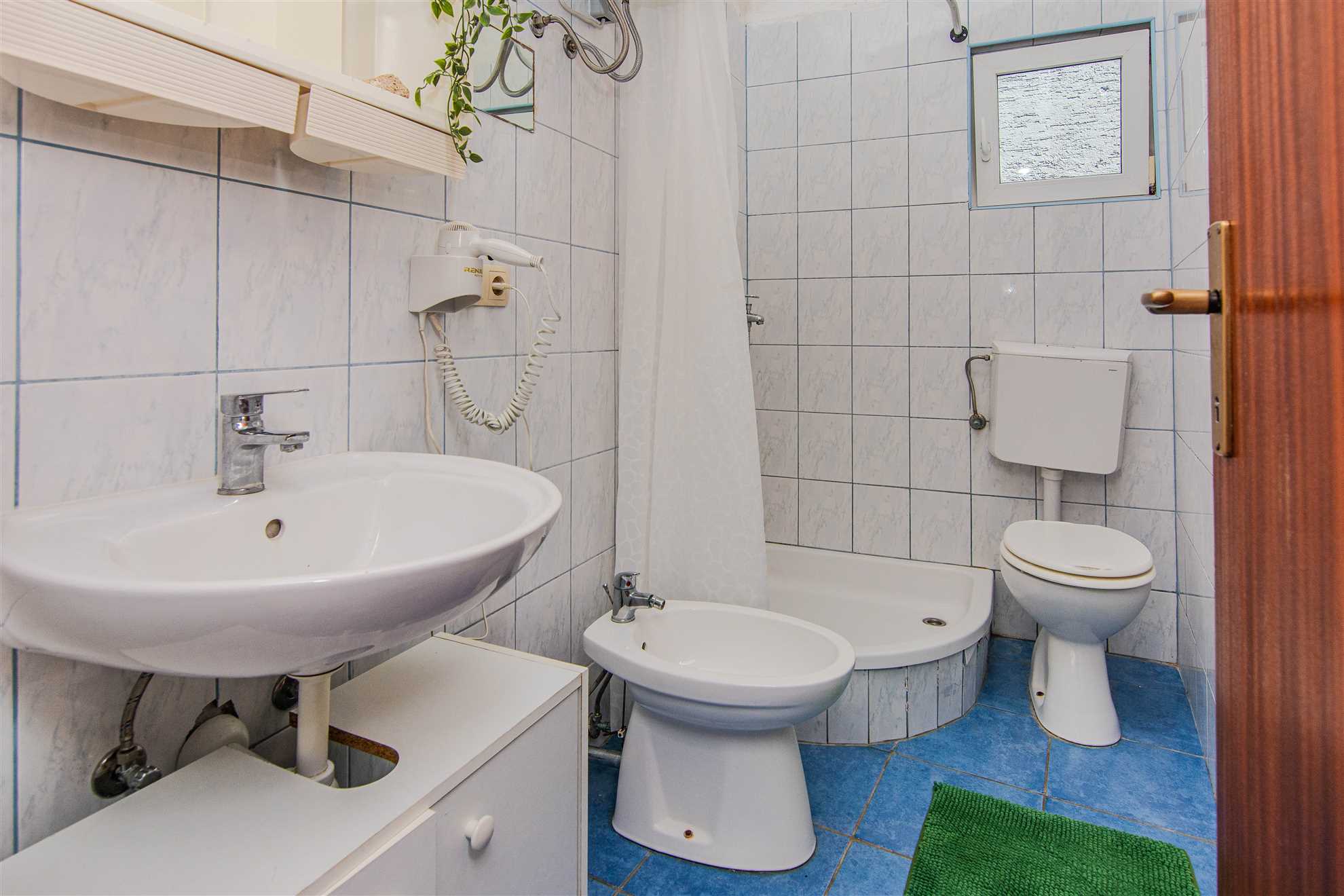Apartment in a quiet area | 330 m from beach | For 4 persons