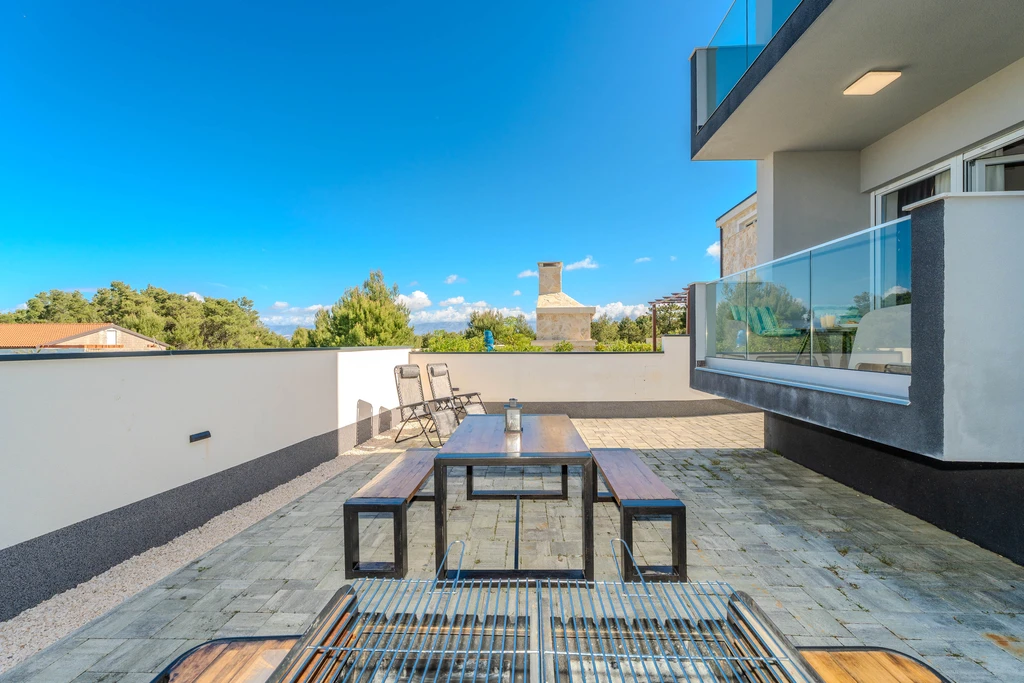 Vir Apartment for 4 Guests with Partial Sea View