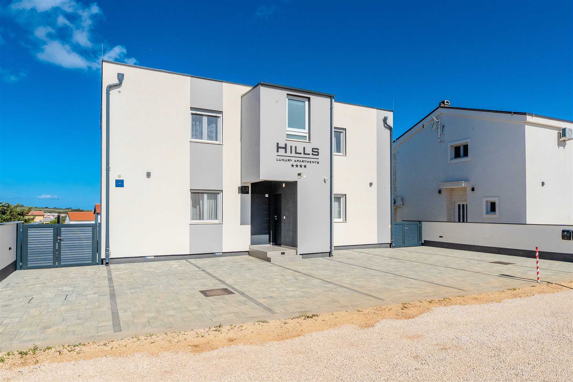 Partial sea view | for 4 persons | New and modern apartment