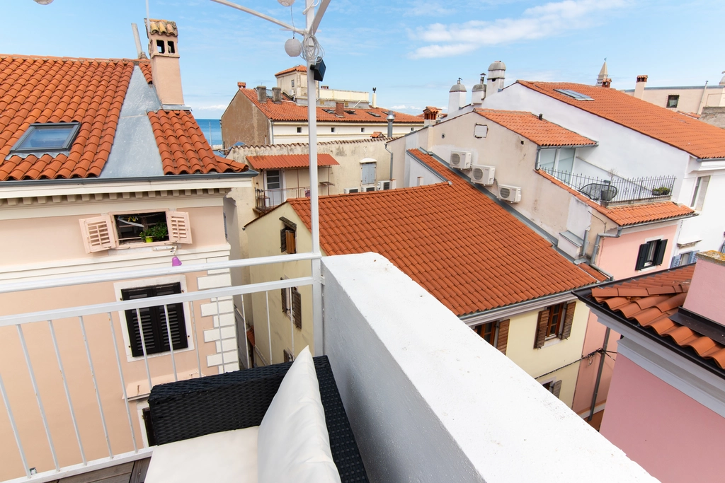 One-Bedroom Apartment with Rooftop Terrace in Piran