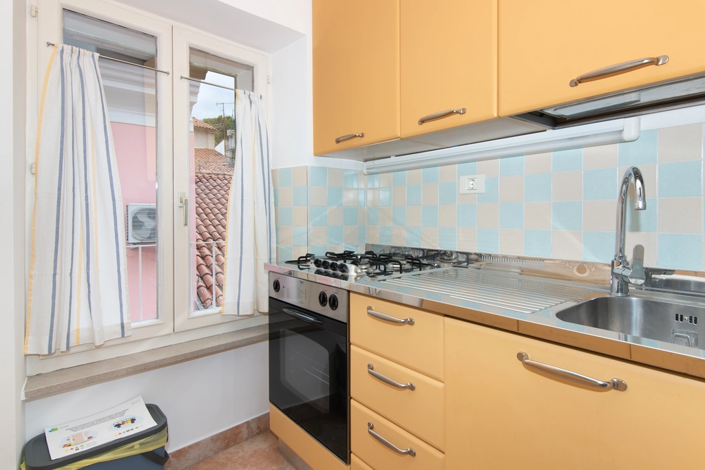 One-Bedroom Apartment with Rooftop Terrace in Piran