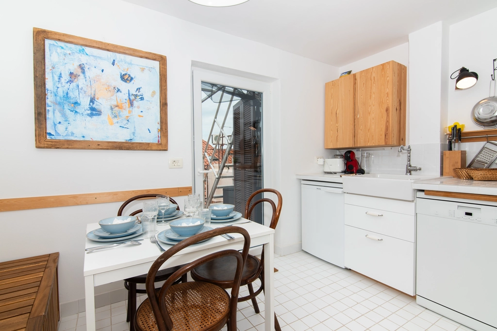 2-Bedroom House in Piran with Stunning Views