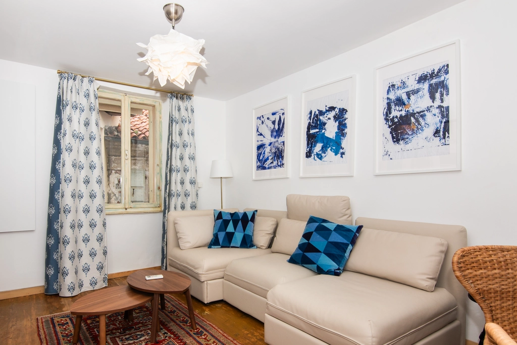 2-Bedroom House in Piran with Stunning Views