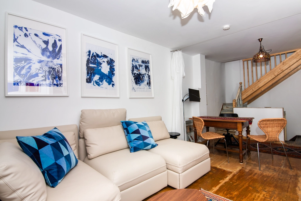 2-Bedroom House in Piran with Stunning Views