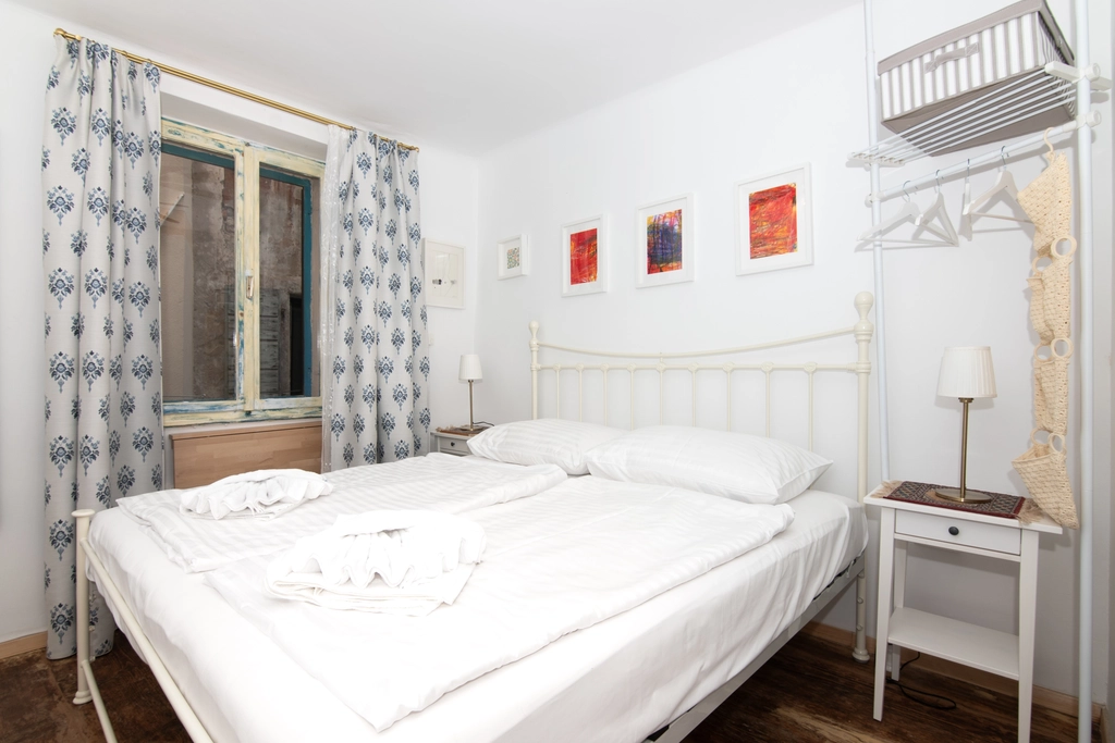 2-Bedroom House in Piran with Stunning Views