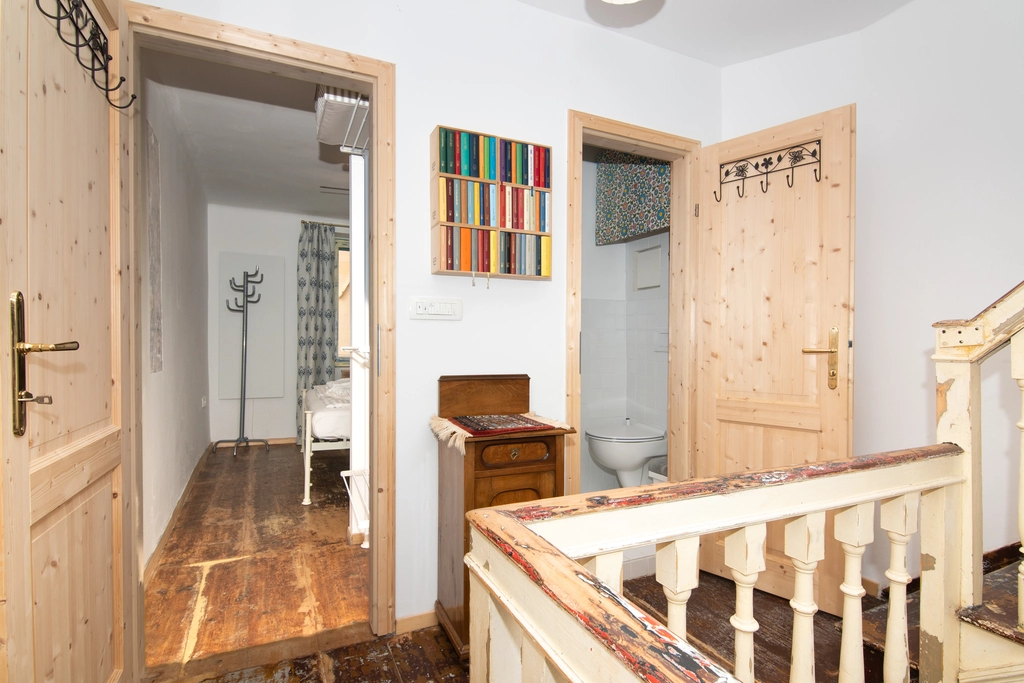 2-Bedroom House in Piran with Stunning Views