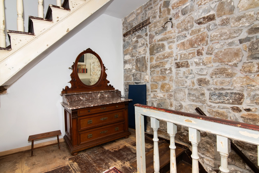 2-Bedroom House in Piran with Stunning Views