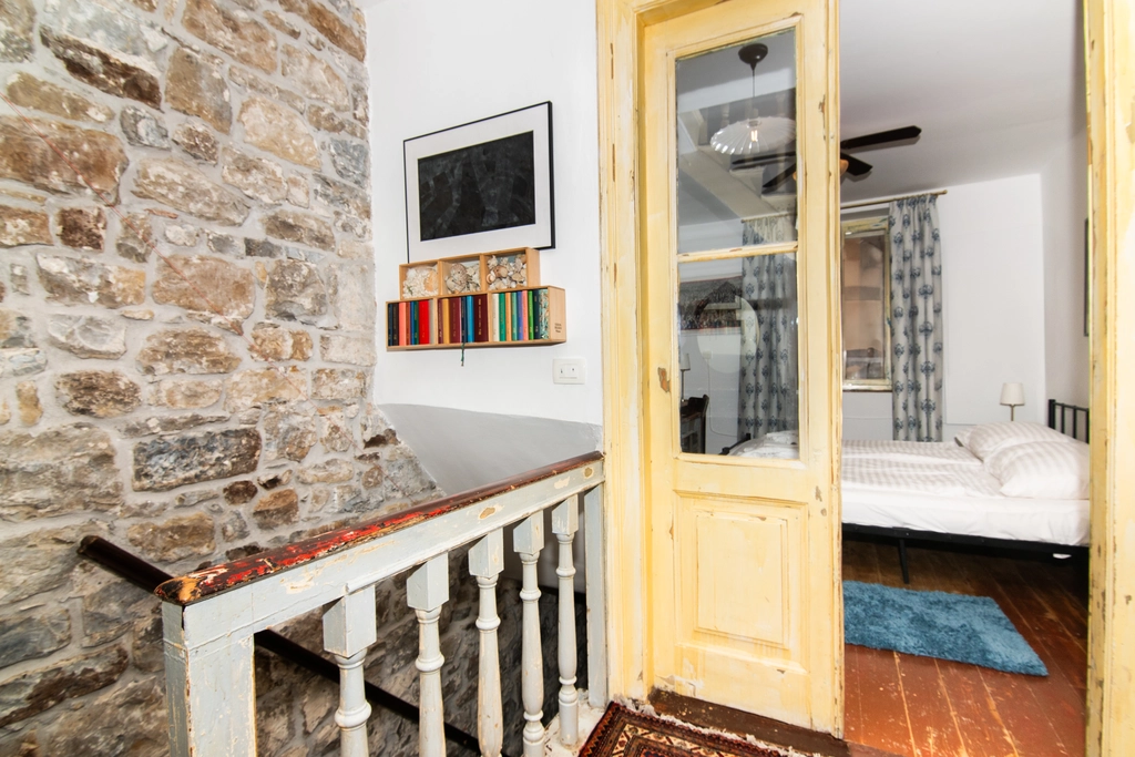 2-Bedroom House in Piran with Stunning Views