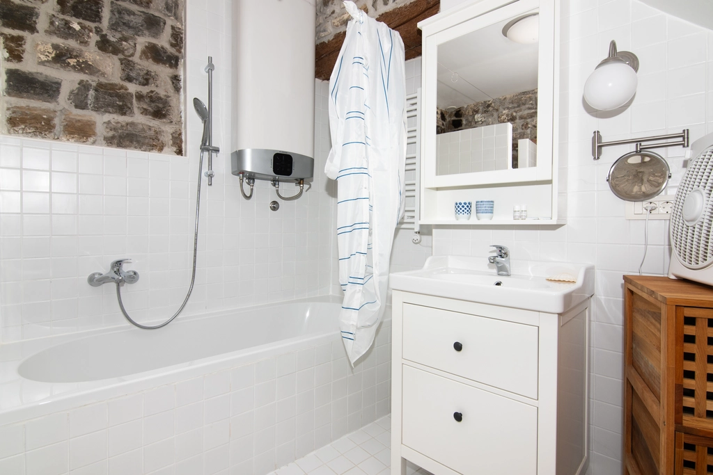 2-Bedroom House in Piran with Stunning Views