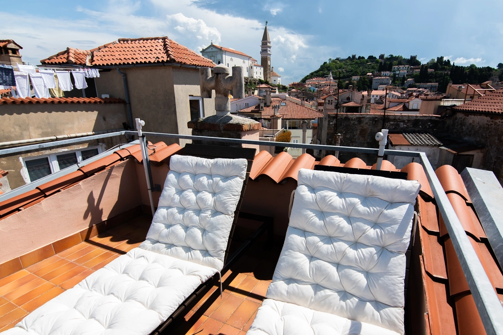 2-Bedroom House in Piran with Stunning Views