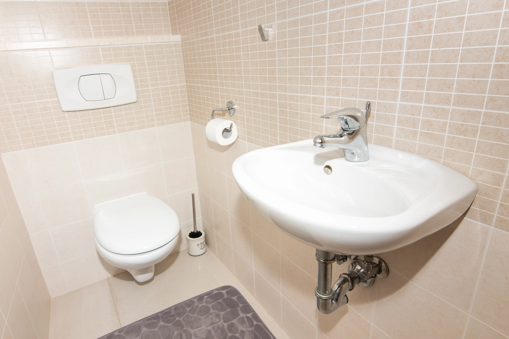 Izola 2-Bedroom Apartment for Up to 4 Guests