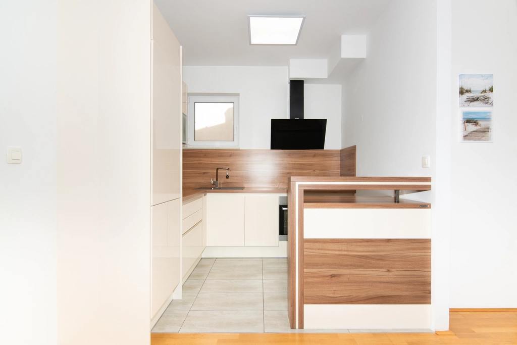 Izola 2-Bedroom Apartment for Up to 4 Guests