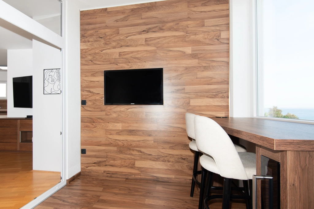 Izola 2-Bedroom Apartment for Up to 4 Guests