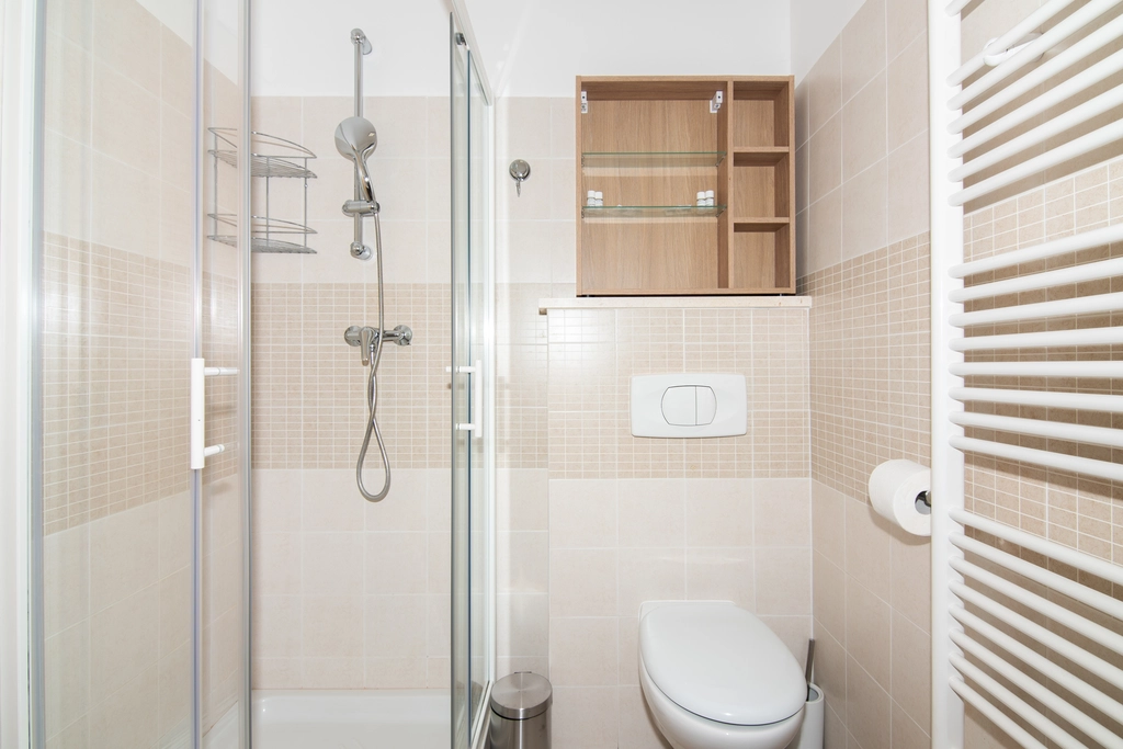 Izola 2-Bedroom Apartment for Up to 4 Guests