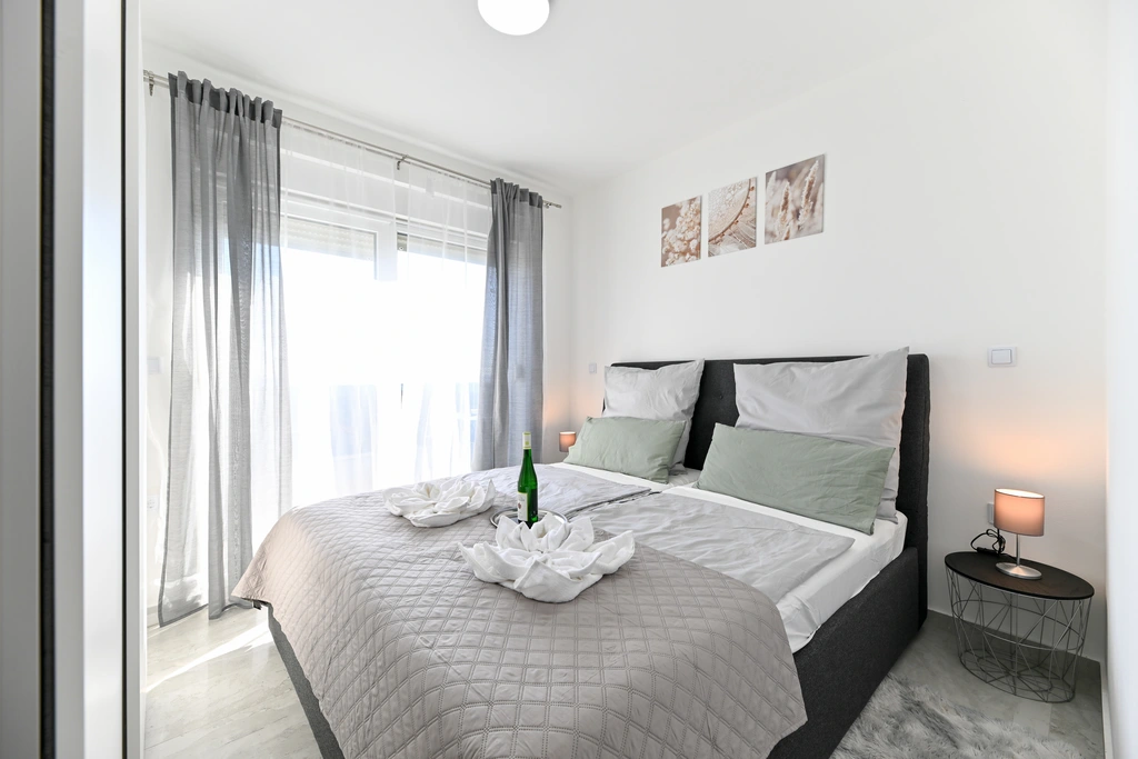 2-Bedroom Apartment in Vir with Balcony & Shared Pool
