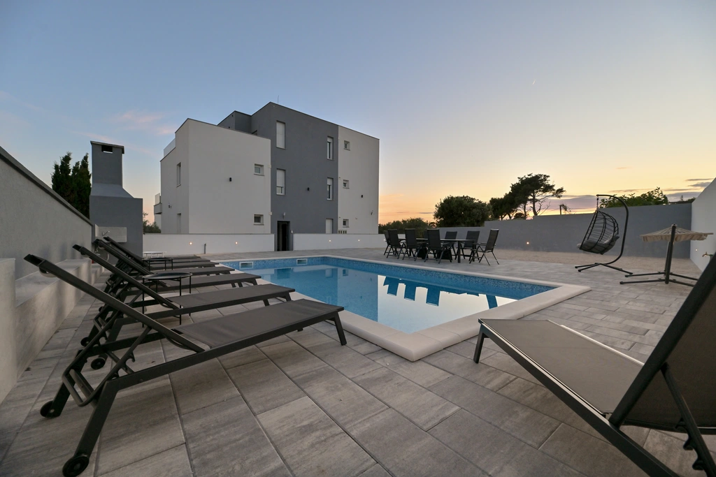2-Bedroom Apartment in Vir with Balcony & Shared Pool