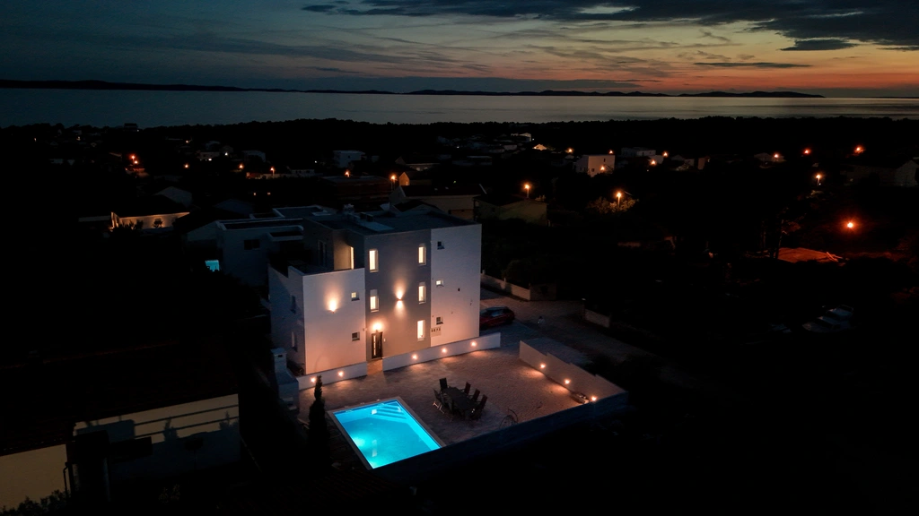 2-Bedroom Apartment in Vir with Balcony & Shared Pool