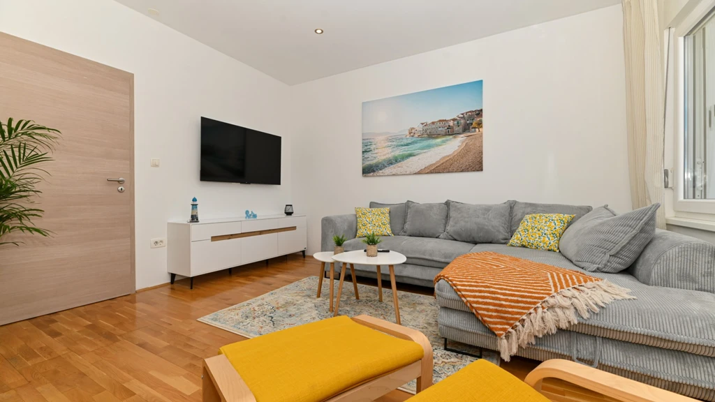 2-Bedroom Apartment with Balcony in Trogir